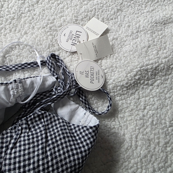 Hollister white and navy gingham dress with pockets and padded chest - Picture 3 of 6